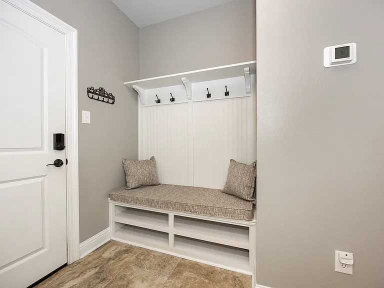 812 Beaumont Dr — Photo 11