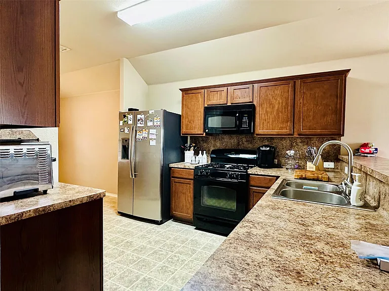 7521 Cedar Edge Dr — Photo 5