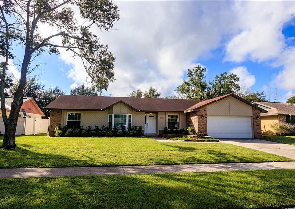 1st image of 8916 Hillsdale Dr