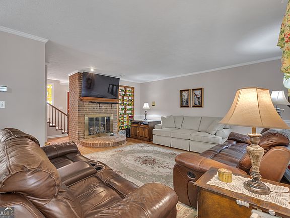 5th image of 238 Kirkley Rd