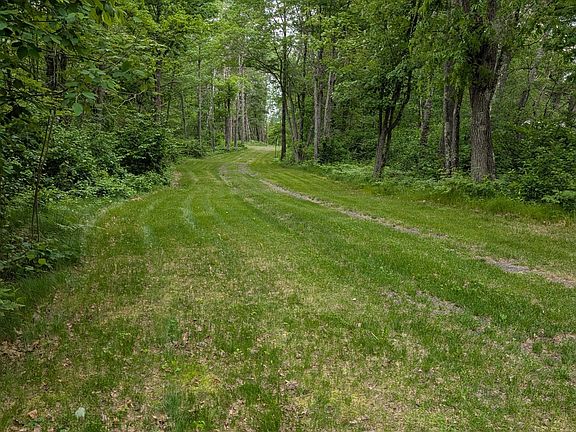 4th image of 64100 E Ruth Lake Rd