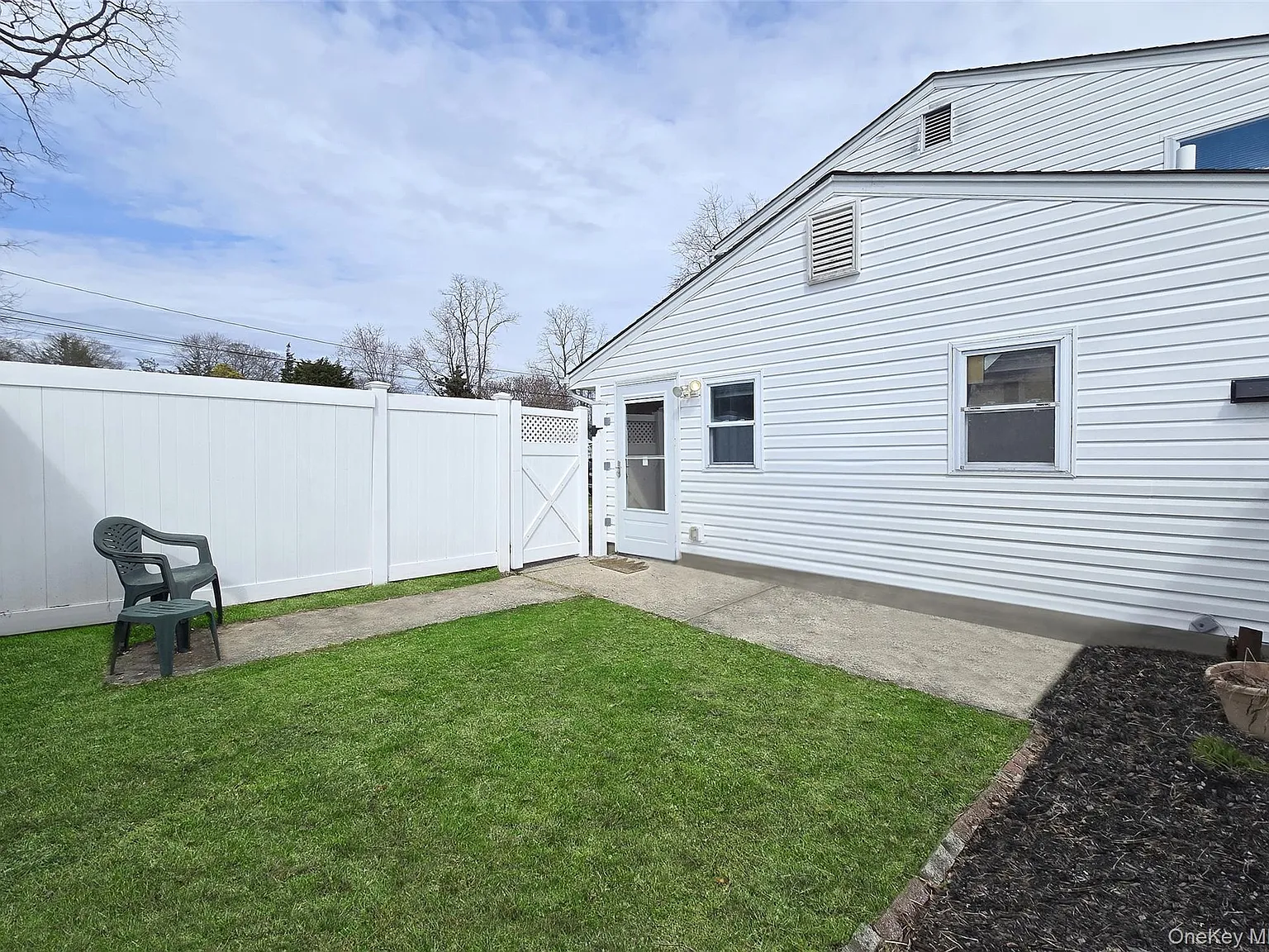 1 bed, 1.0 bath, 585 sqft, $2,100 — Photo 1