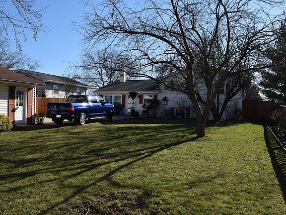 4th image of 104 W Juniper Ave