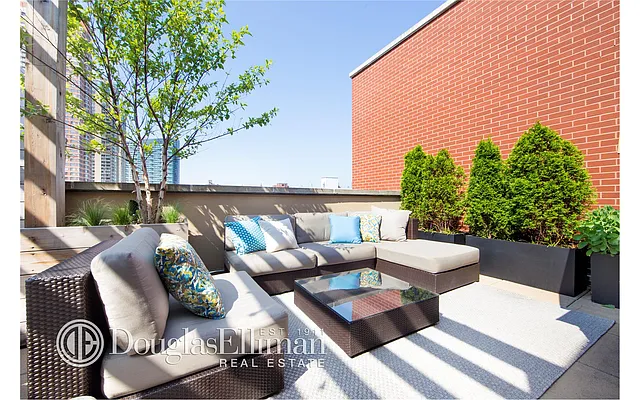 Sold by Douglas Elliman | media 24