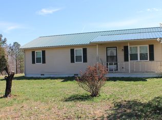 1463 Napier Rd, Hohenwald, TN 38462