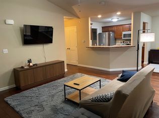 3044 Stillwater Lndg APT 204, Urbana, IL 61802