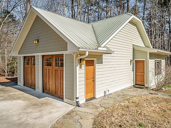 5th image of 350 Wild Rose Ln