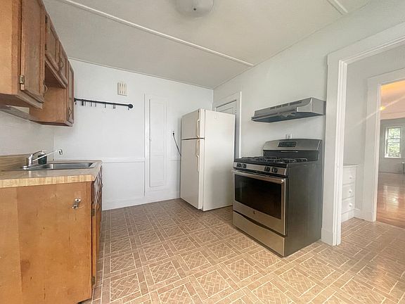 2nd image of 33 Brington Rd #1A