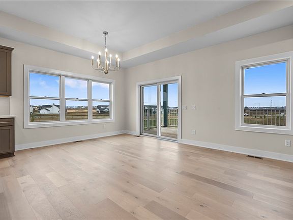 3rd image of 850 NW Sandy Hollow Cir