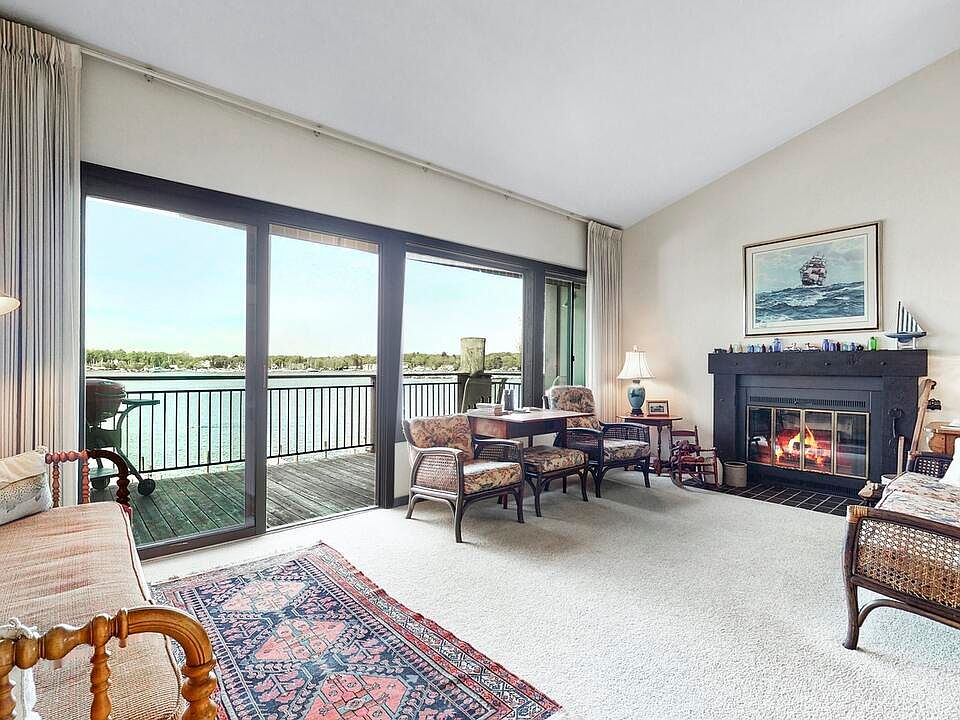1st image of 555 Lake St #12