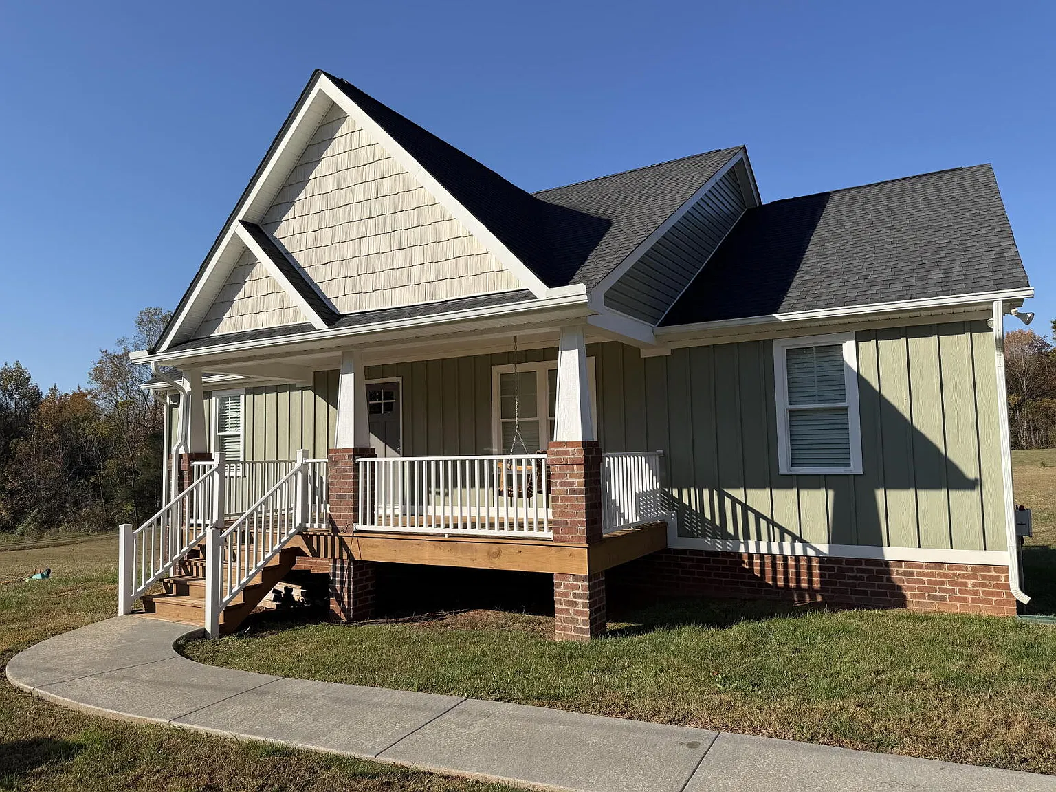 3 bed, 2.0 bath, 1472 sqft, $2,895 — Photo 3