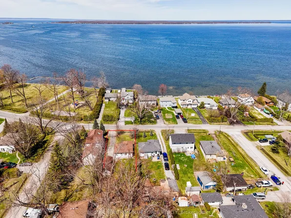57 Lakeshore Rd, Georgina, ON L0E 1N0