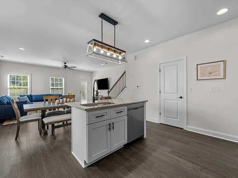 808 Crown Point Dr — Photo 18