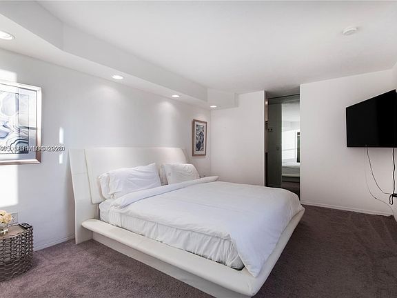 5th image of 10185 Collins Ave APT 1416