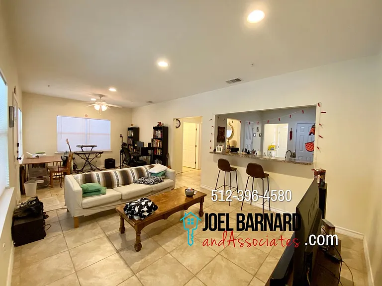 524 S. LBJ — Photo 10