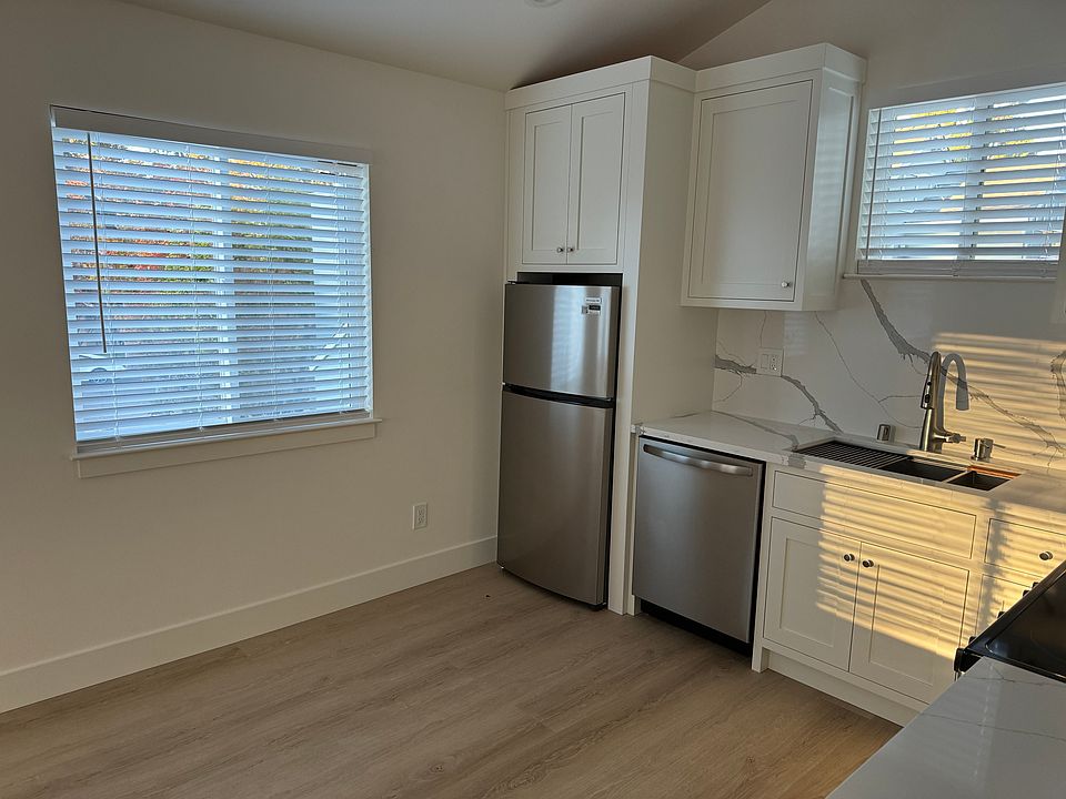 Kitchen/Nook area