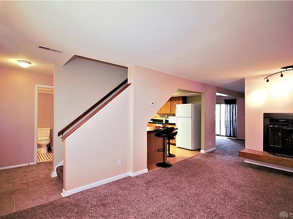 3rd image of 6461 Harbinger Ln