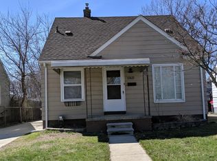 29701 Kelly Rd, Roseville, MI 48066