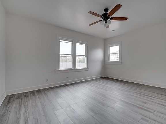 3rd image of 2116 Cumberland St