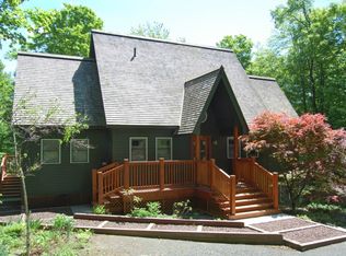 86 Leland Rd, Becket, MA 01223