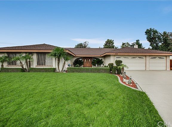 3rd image of 5924 Sunstone Ave