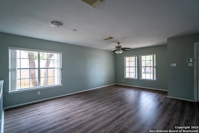 22047 Kenton Knl — Photo 5