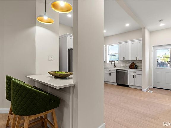 4th image of 3113 Wyoming St