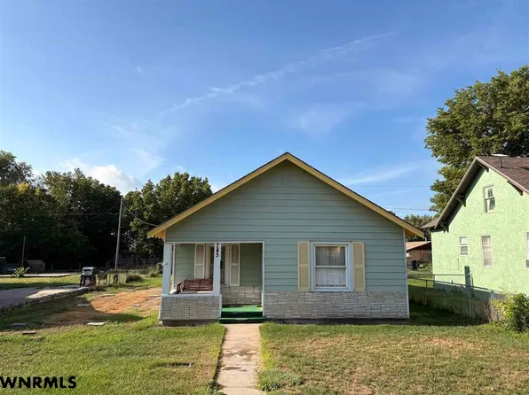 745 L St, Gering, NE 69341