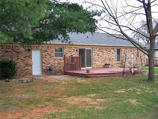 226 Meadow Ln — Photo 2