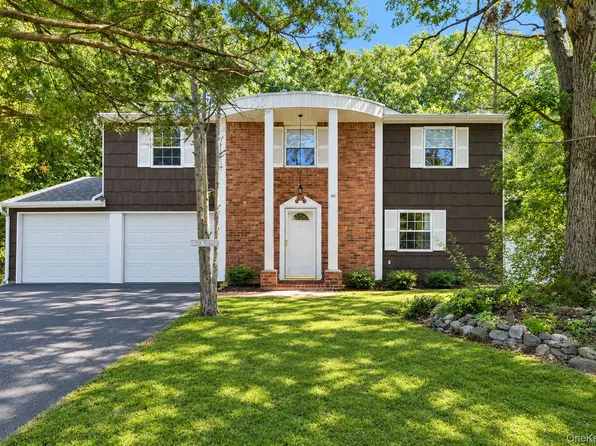 25 Beach Avenue, Port Jefferson, NY 11776