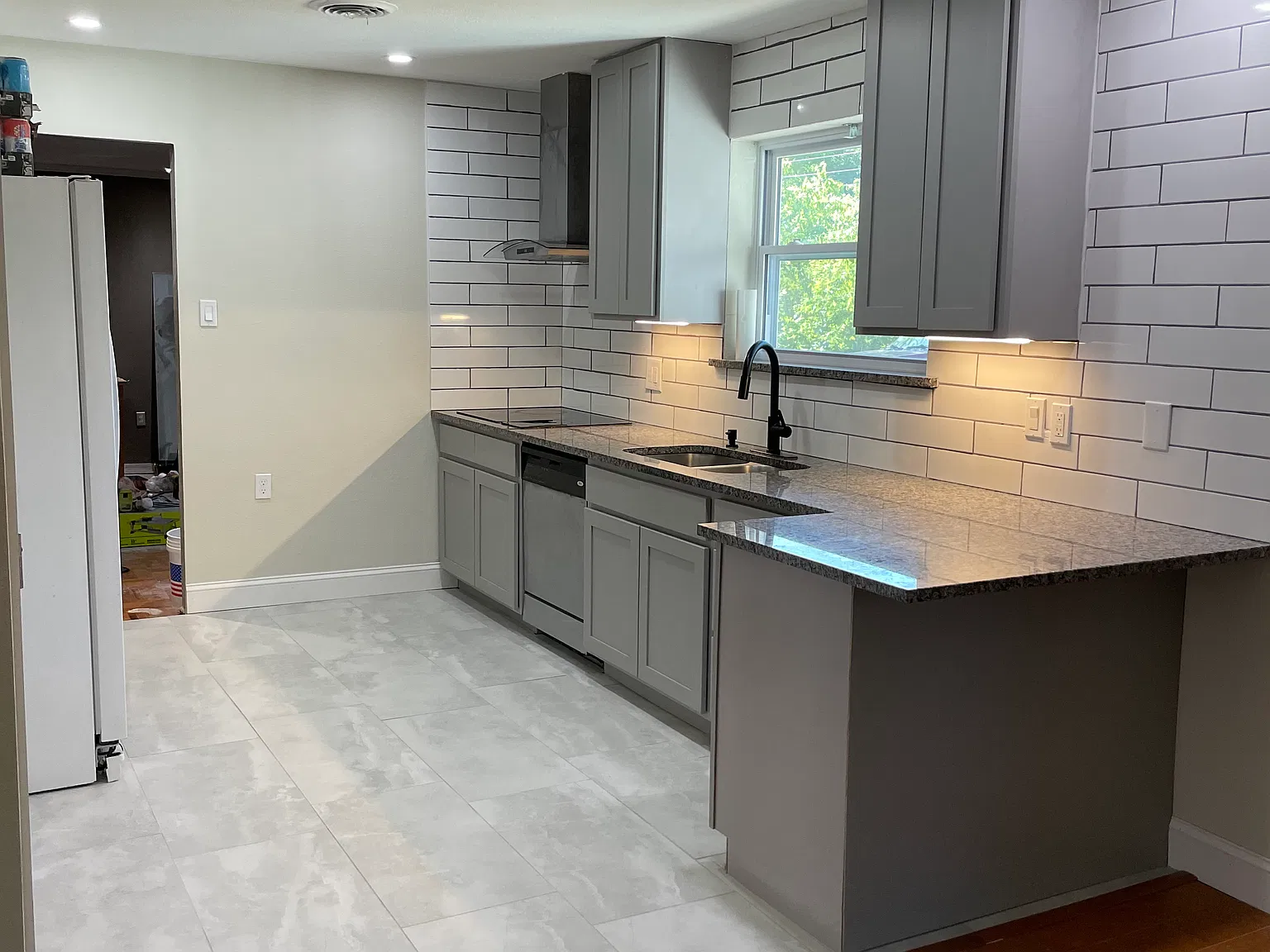 3 bed, 1850 sqft, $900 — Photo 1