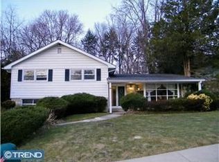 1054 Henrietta Ave, Huntingdon Valley, PA 19006