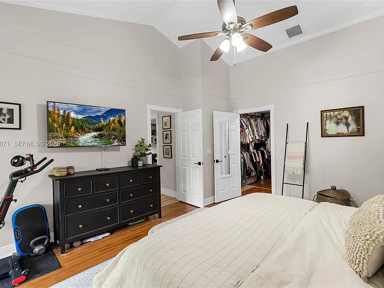 10900 NW 18th Ct — Photo 31