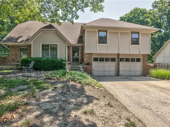 5607 Westgate St, Shawnee, KS 66216