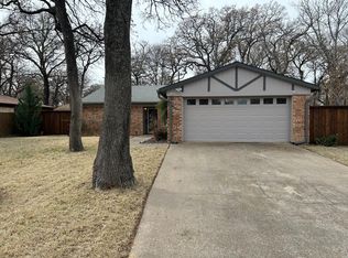 2317 Robin Ct, Grapevine, TX 76051
