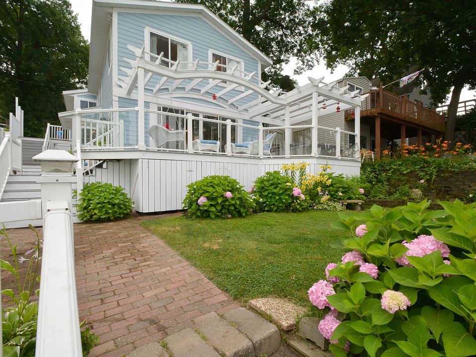 1st image of 841 Woodland Bch