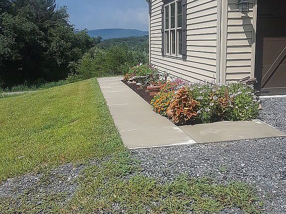 2nd image of 308 Mountain Vista Dr