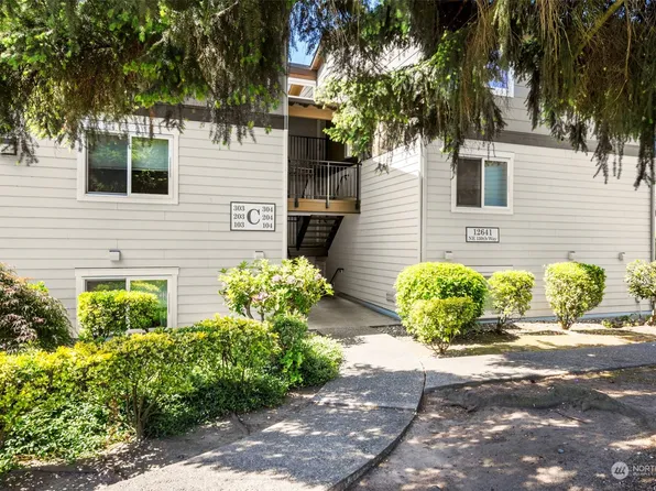 12641 NE 130th Way #C203, Kirkland, WA 98034