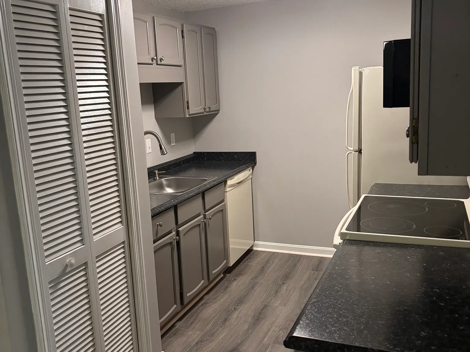 193 Heritage Dr — Photo 2
