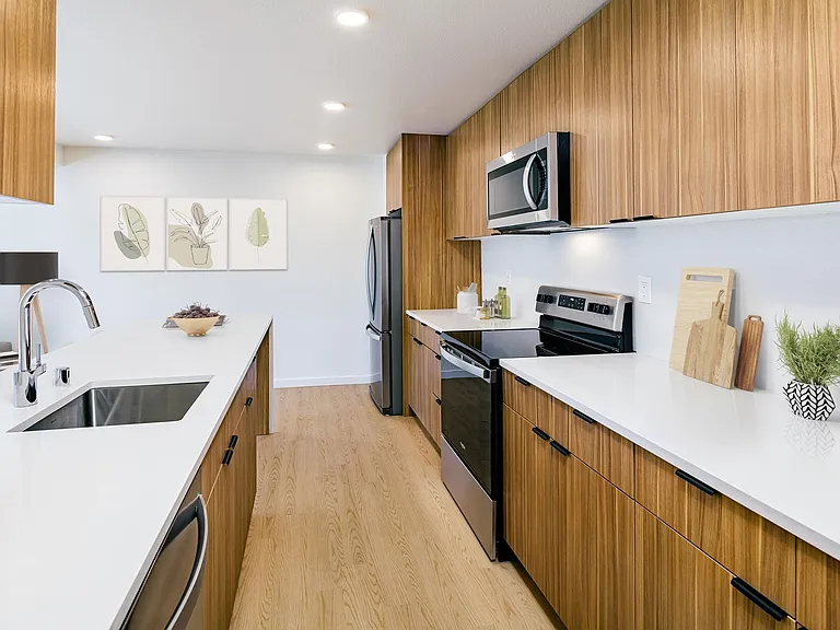 This bright and spacious kitchen blends form and function