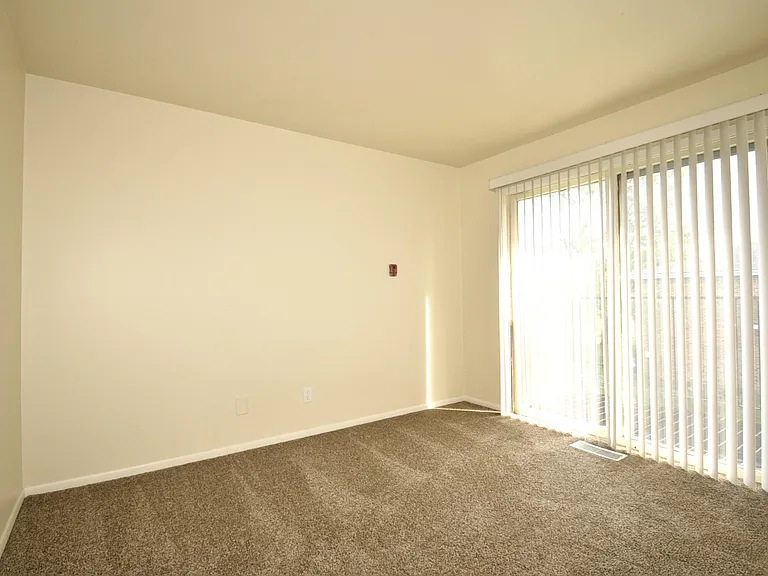 832 Kellogg Ave — Photo 8