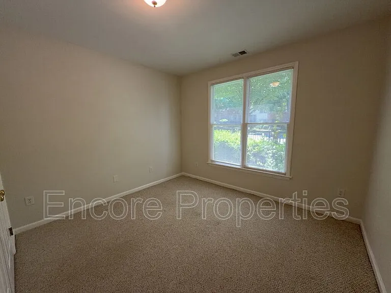 800 W Savannah Ridge Rd #101 — Photo 7