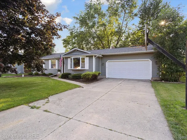 7092 Fairgrove Dr, Swartz Creek, MI 48473