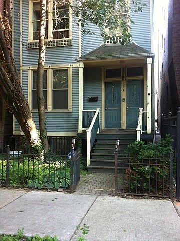 1st image of 825 W Buckingham Pl #1