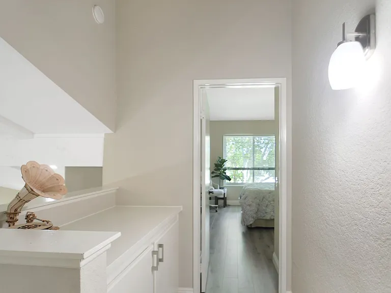 902 Creekside Dr — Photo 11