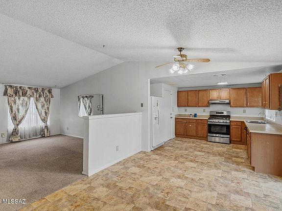 3rd image of 2611 W Vereda De La Manana