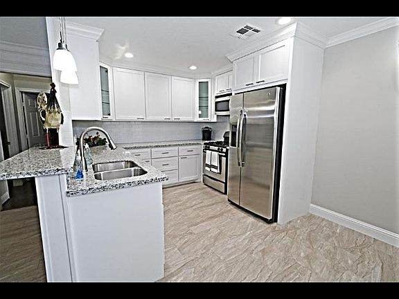 3rd image of 603 Twinbrooke Dr
