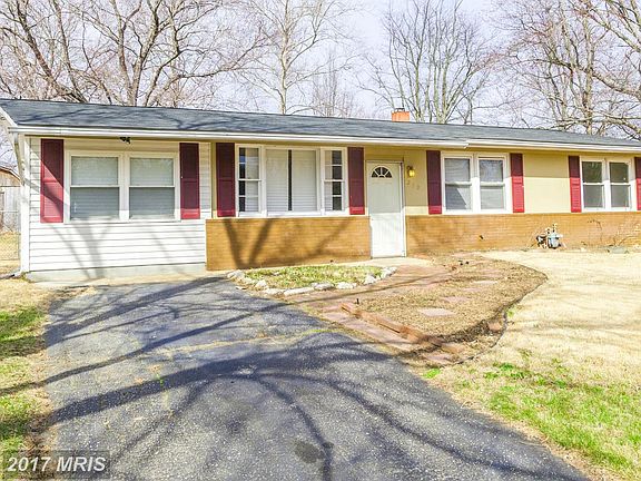 4th image of 210 Otis Dr