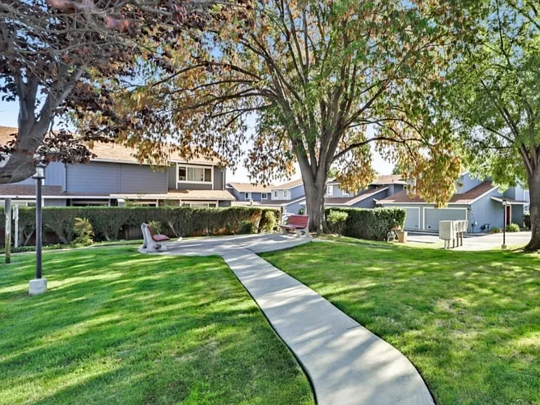 134 Rose Ln — Photo 11
