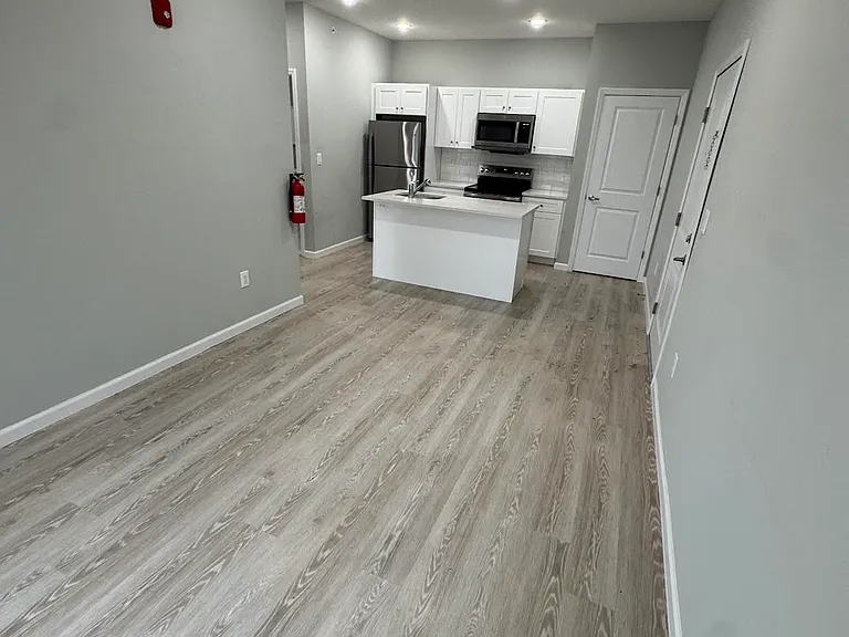 126 Governor St — Photo 6
